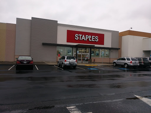 Office Supply Store «Staples», reviews and photos, 1805 N Tomahawk Island Dr, Portland, OR 97217, USA