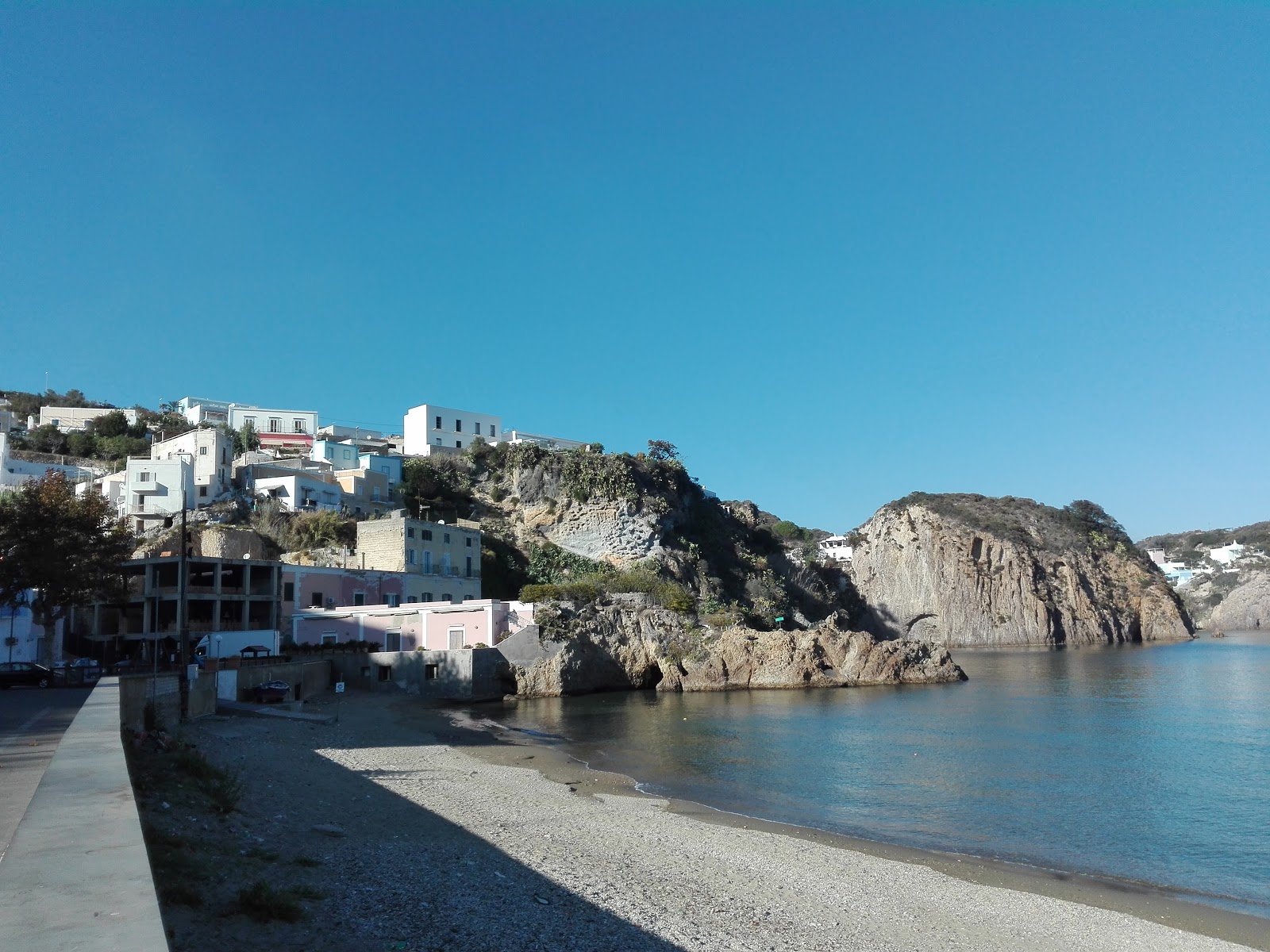 Foto de Giancos Beach e o assentamento