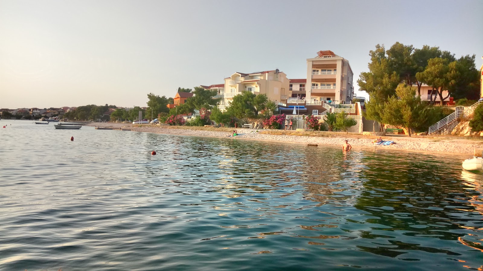 Foto von Brodarica beach mit sehr sauber Sauberkeitsgrad