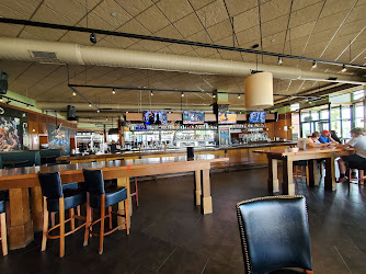 Bar Louie - The Shops at Northfield