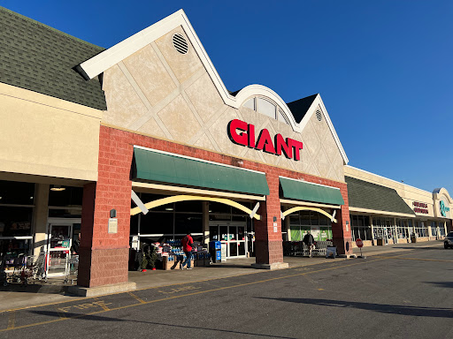 Grocery Store «Giant Food Stores», reviews and photos, 225 Lancaster Ave, Malvern, PA 19355, USA
