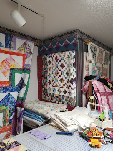 Quilt Shop «Uniquely Yours Quilt Shop», reviews and photos, 2973 Rineyville Rd, Elizabethtown, KY 42701, USA
