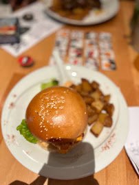 Hamburger du Restaurant La Pharmacie - Bistrot Ludique à Lyon - n°2