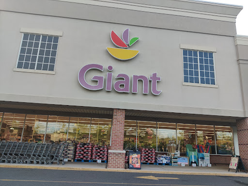 Grocery Store «Giant», reviews and photos, 1454 Chain Bridge Rd, McLean, VA 22101, USA