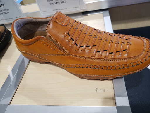 Shoe Store «DSW Designer Shoe Warehouse», reviews and photos, 8506 E 71st St, Tulsa, OK 74133, USA