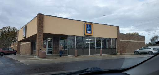 Supermarket «ALDI», reviews and photos, 24130 Van Born Rd, Dearborn Heights, MI 48125, USA