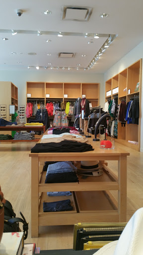 Clothing Store «J.Crew», reviews and photos, 1234 Burlingame Ave, Burlingame, CA 94010, USA