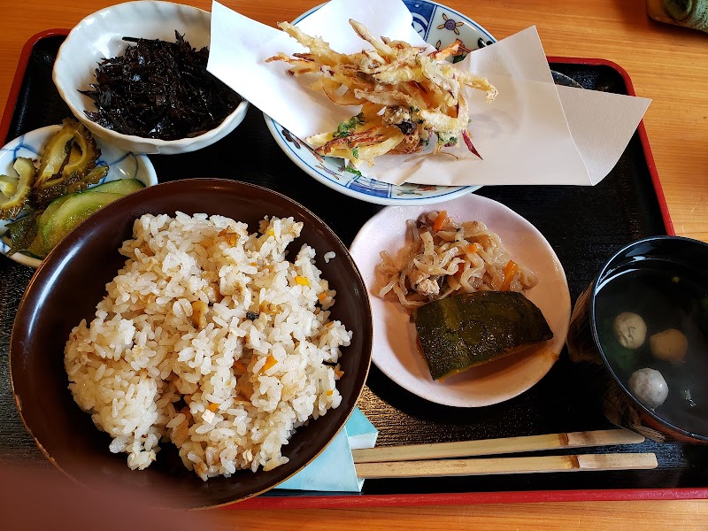 キッチンしらしま 和食 春日井市六軒屋町 愛知県春日井市六軒屋町西 和食店 レストラン グルコミ