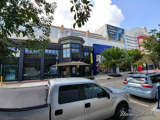 Clothing Store «Eddie Bauer», reviews and photos, 4047 Gramercy St, Columbus, OH 43219, USA