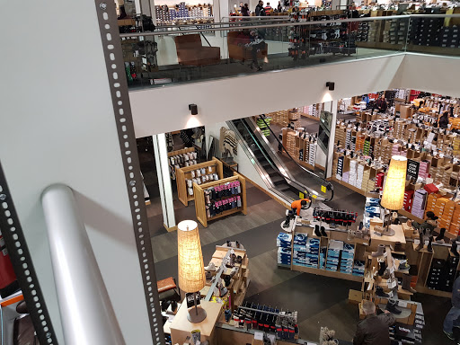 Shoe Store «DSW Designer Shoe Warehouse», reviews and photos, 60 NJ-17, Paramus, NJ 07652, USA