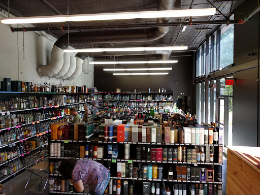 Liquor Store «Lake Grove Liquor», reviews and photos, 16364 Boones Ferry Rd, Lake Oswego, OR 97035, USA