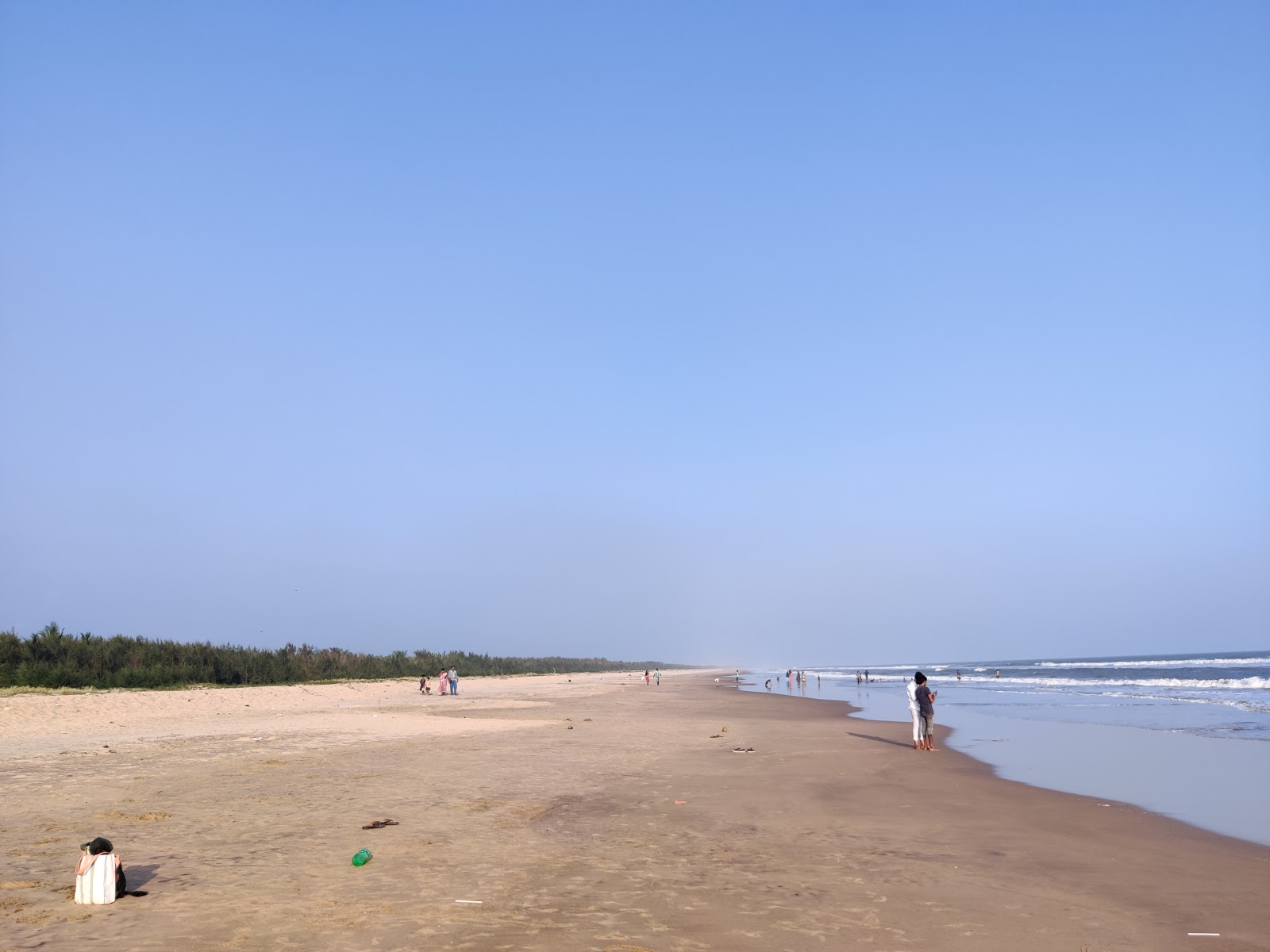 Fotografija Kesanapalli Beach z svetel fin pesek površino