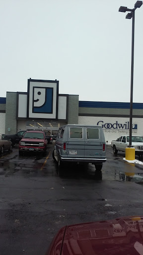 Thrift Store «Marshfield Goodwill Retail Store & Training Center», reviews and photos