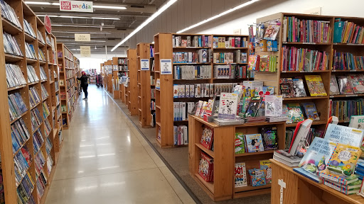 Book Store «Half Price Books», reviews and photos, 1075 E Golf Rd, Schaumburg, IL 60173, USA