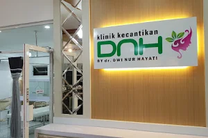 Klinik Kecantikan DNH image