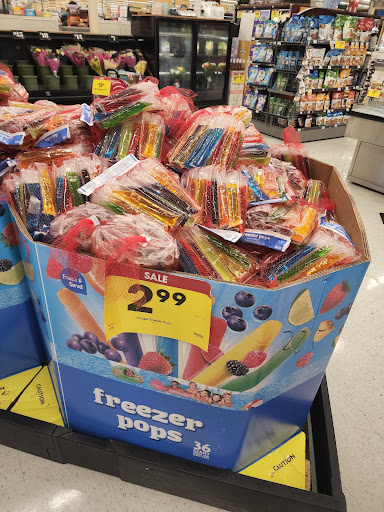 Grocery Store «Fred Meyer», reviews and photos, 2855 Broadway St NE, Salem, OR 97303, USA