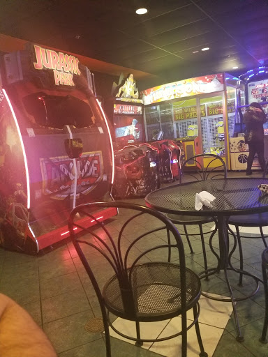 Movie Theater «UA Kaufman Astoria Cinemas 14 & RPX», reviews and photos, 35-30 38th St, Astoria, NY 11101, USA