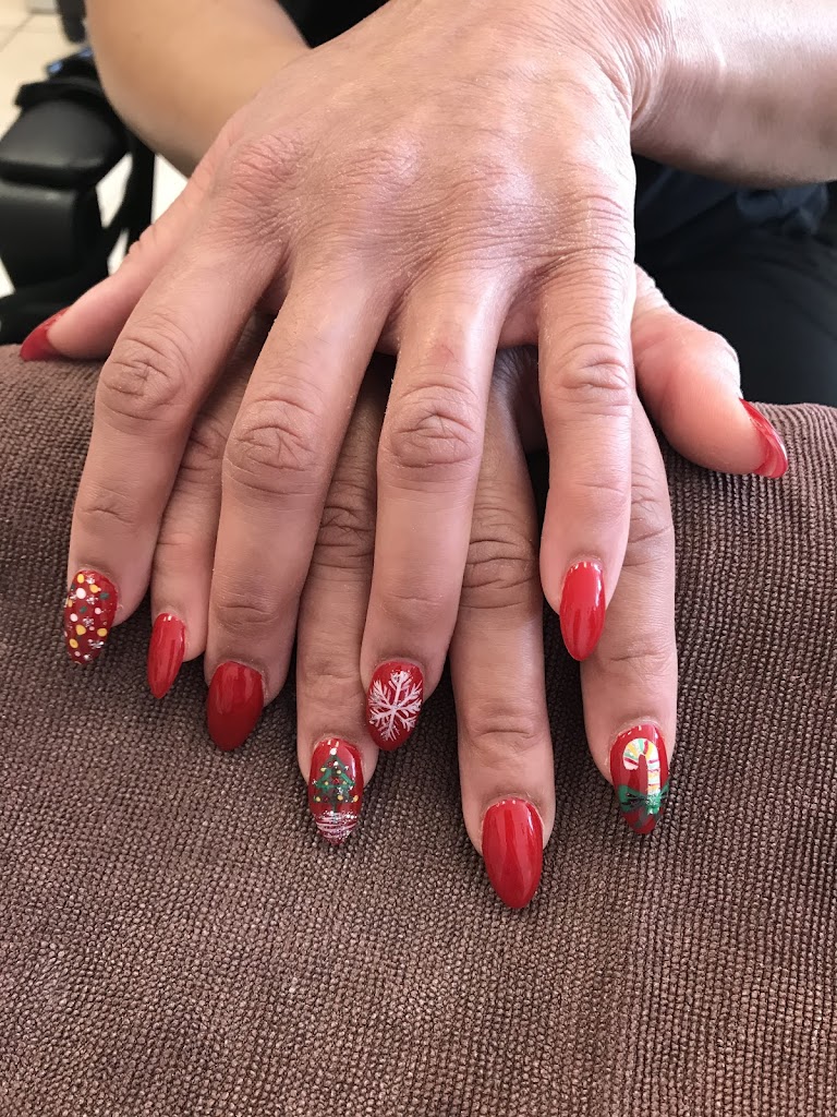 Sue's Nails 33024