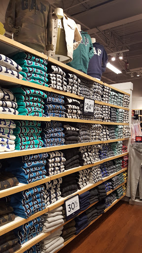 Clothing Store «Gap», reviews and photos, 18511 Outlet Blvd, Chesterfield, MO 63005, USA