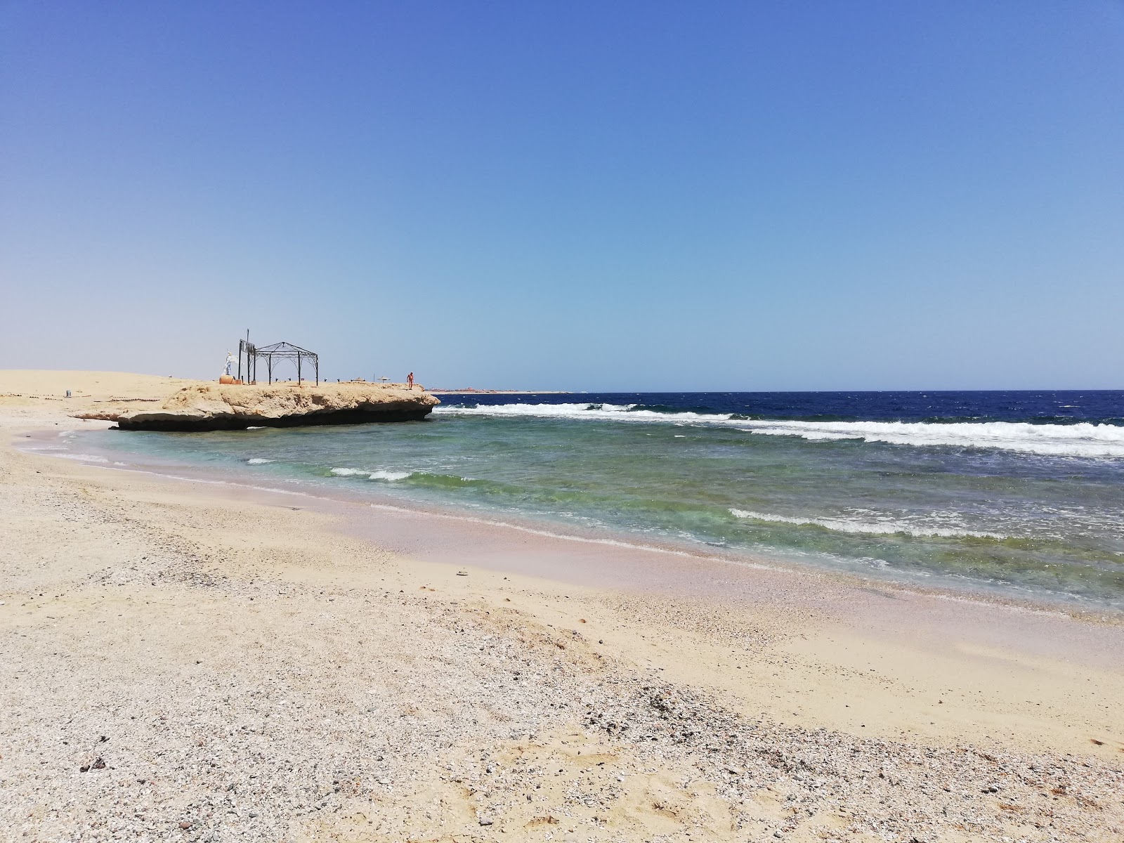 Coral Hills Beach的照片 带有碧绿色纯水表面
