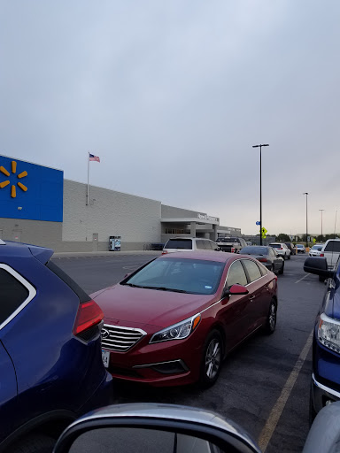 Discount Store «Walmart», reviews and photos, 510 Kitty Hawk Rd, Universal City, TX 78148, USA