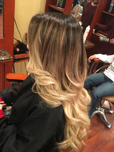 Nail Salon «The Salon at Manalapan by Lawrence Gerard», reviews and photos, 167 NJ-33, Manalapan Township, NJ 07726, USA