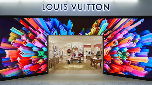 LOUIS VUITTON Charles de Gaulle T2AC Store à Roissy-en-France