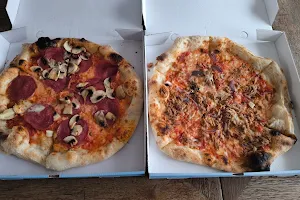 L' angolo Pizzaservice 100% Italiano image