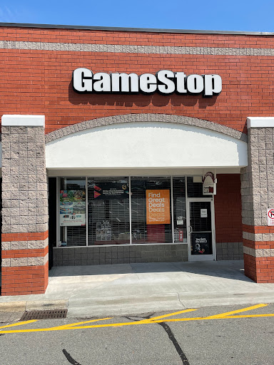GameStop, 5408 New Hope Commons Dr STE 123B, Durham, NC 27707, USA, 