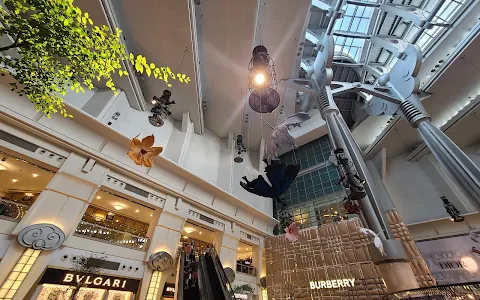 Taipei 101 Shopping center image