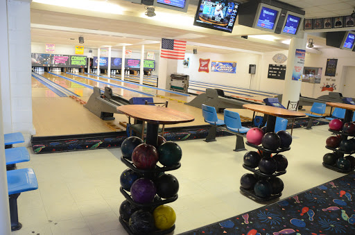 Bowling Alley «Anamosa Bowling Center Inc», reviews and photos, 117 N Ford St, Anamosa, IA 52205, USA