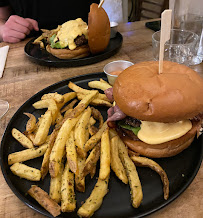 Plats et boissons du Restaurant Les Frérots Burger, bistrot à Paris - n°2