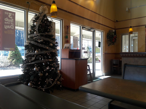 Restaurant «SUBWAY®Restaurants», reviews and photos, 3670 Soco Rd, Maggie Valley, NC 28751, USA