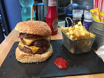Plats et boissons du Restaurant de hamburgers Joe Burger à Paris - n°2