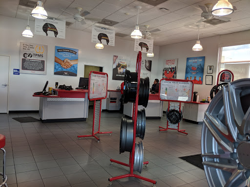 Tire Shop «Discount Tire Store - San Diego, CA», reviews and photos, 5860 Miramar Rd, San Diego, CA 92121, USA