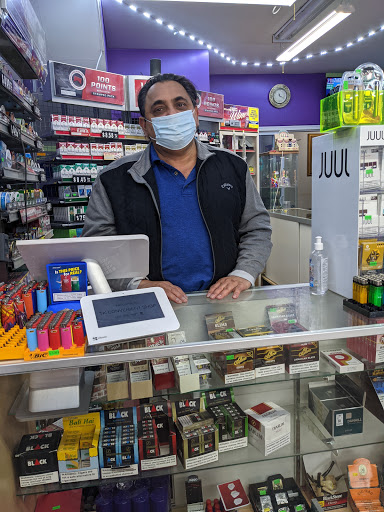 Tobacco Shop «Convenient Smoke Shop», reviews and photos, 18 E High St, Elizabethtown, PA 17022, USA