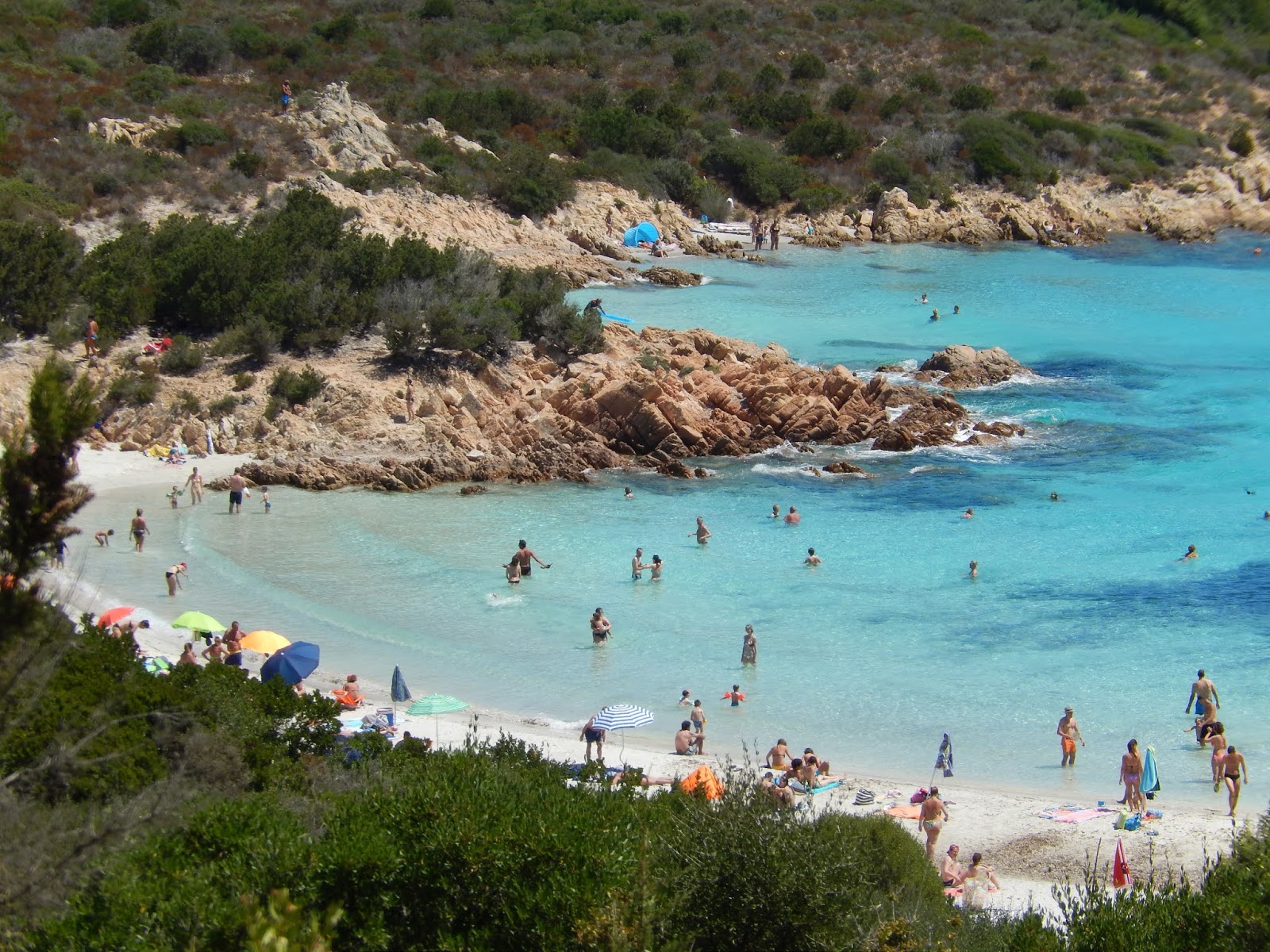 Photo de Plage du Principe avec plusieurs petites baies