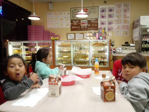 Donut Shop «Donut Den», reviews and photos, 1390 N McDowell Blvd J, Petaluma, CA 94954, USA