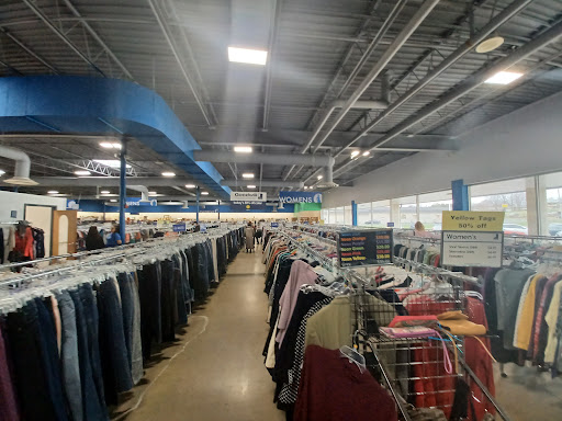 Thrift Store «Goodwill», reviews and photos, 570 E Waterloo Rd, Akron, OH 44319, USA