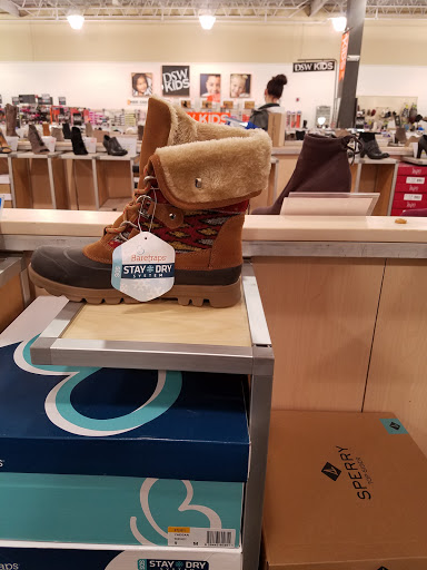 Shoe Store «DSW Designer Shoe Warehouse», reviews and photos, 28700 Telegraph Rd, Southfield, MI 48034, USA