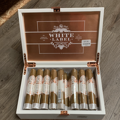 Tobacco Shop «TOBACCO PALACE», reviews and photos, 1342 Auburn Rd, Dacula, GA 30019, USA