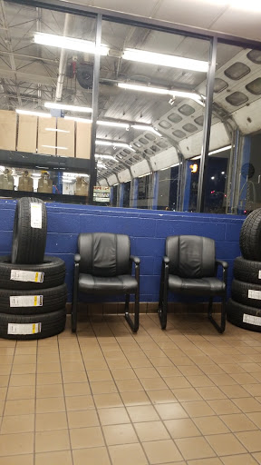 Auto Parts Store «Pep Boys Auto Parts & Service», reviews and photos, 2671 Randolph St, Huntington Park, CA 90255, USA