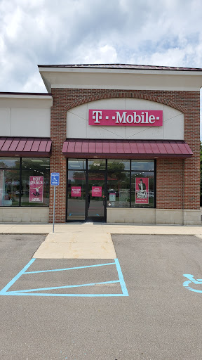 Cell Phone Store «T-Mobile», reviews and photos, 1916 S Telegraph Rd, Bloomfield Hills, MI 48302, USA