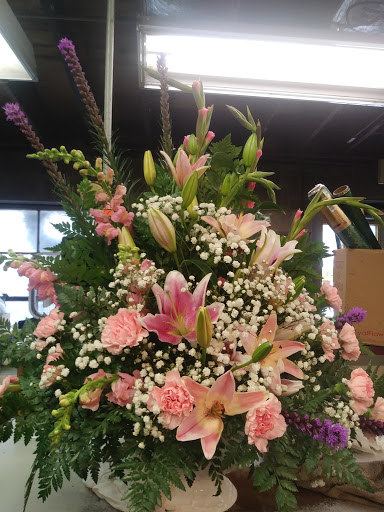 Florist «Springbrook Gardens Florist & Greenhouses», reviews and photos, 23614 Power Rd, Farmington, MI 48336, USA