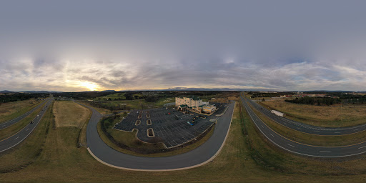 Hotel «Holiday Inn Hotel & Suites Front Royal Blue Ridge Shadows», reviews and photos, 111 Hospitality Drive, Front Royal, VA 22630, USA