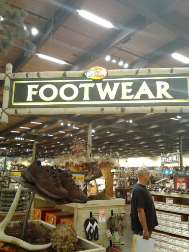 Sporting Goods Store «Bass Pro Shops», reviews and photos, 5160 Cherry Ave, San Jose, CA 95118, USA