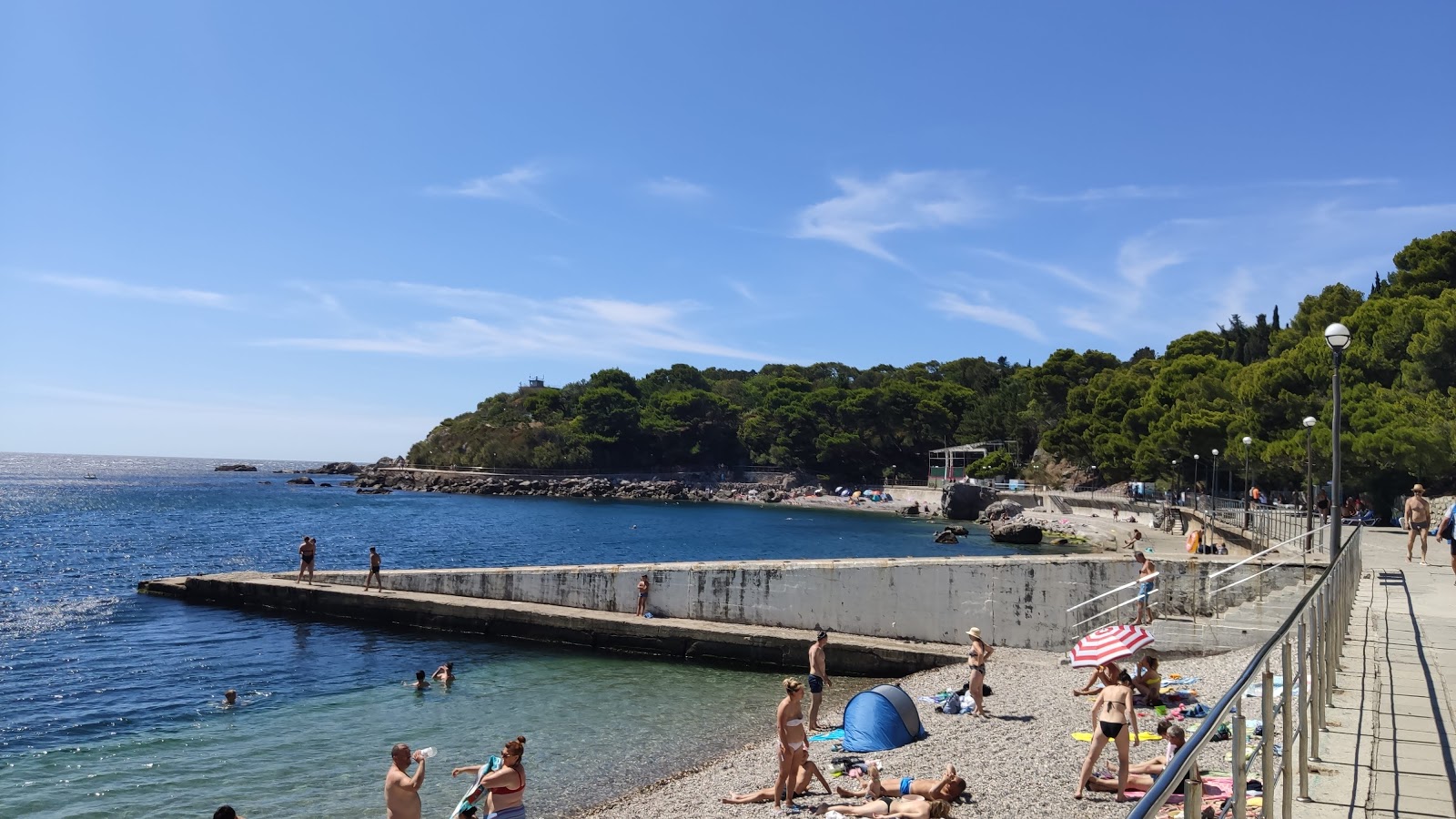 Φωτογραφία του Foros Park beach με επίπεδο καθαριότητας πολύ καθαρό