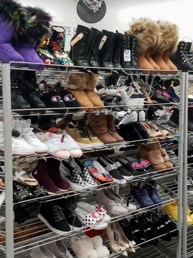 Clothing Store «Burlington Coat Factory», reviews and photos, 3702 E Hammer Ln, Stockton, CA 95212, USA