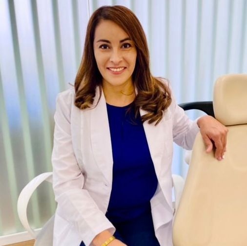 Dra. Yoana Lopez Garcia, Dentista - Odontólogo