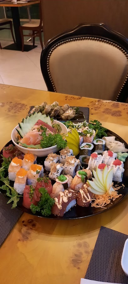 Fondue & Sushi